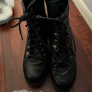 Guess lace up bootie